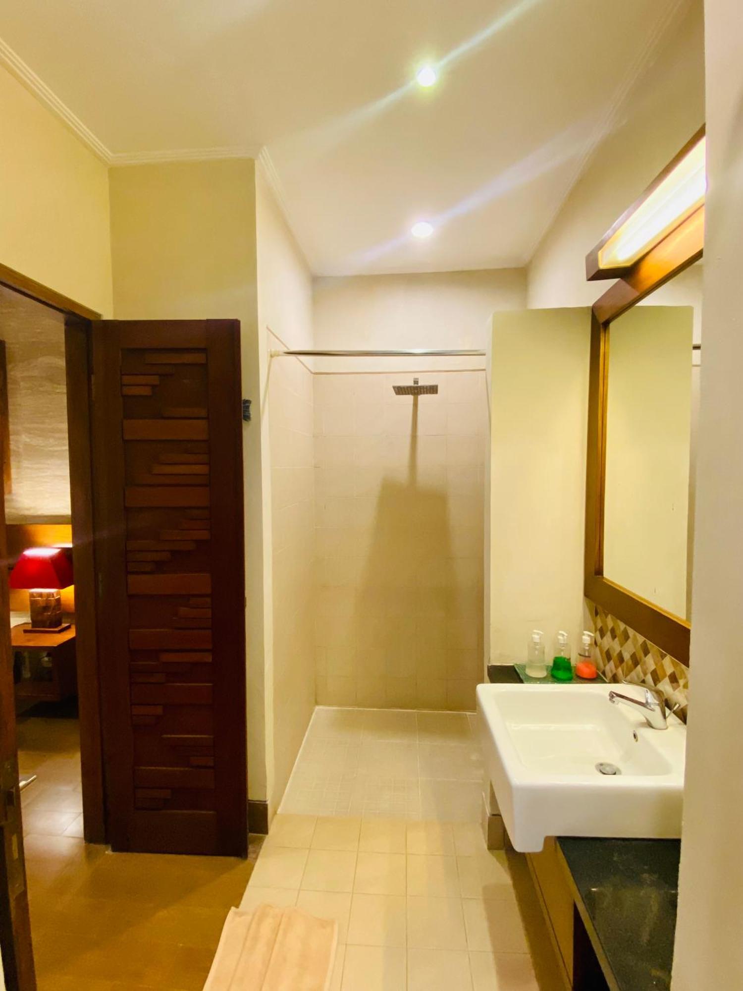 The Green Zhurga Suite Kerobokan Kültér fotó