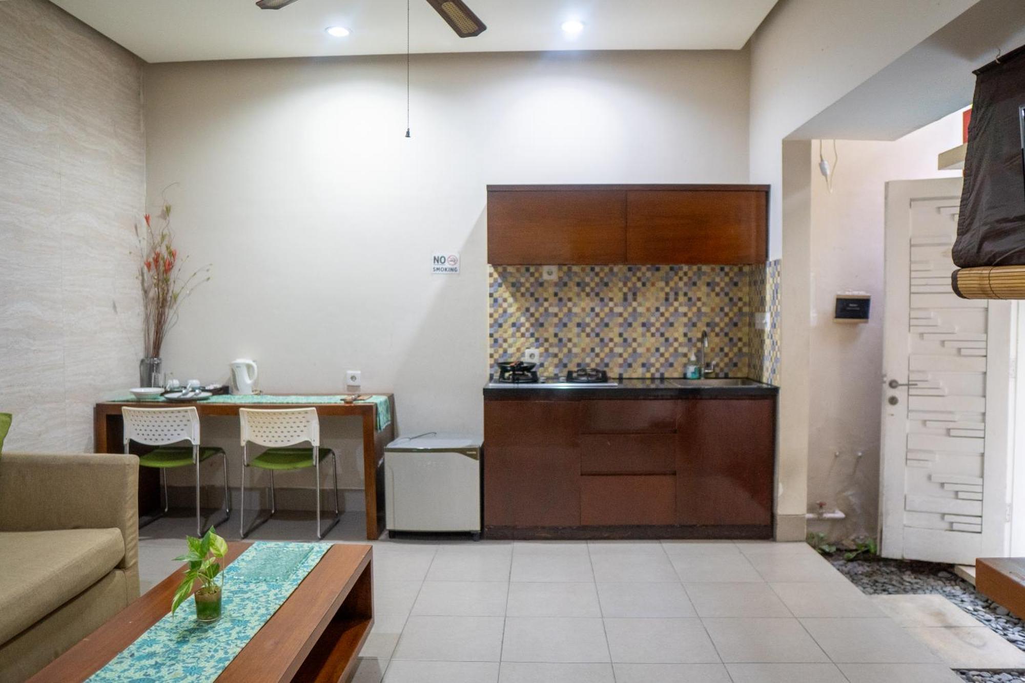 The Green Zhurga Suite Kerobokan Kültér fotó